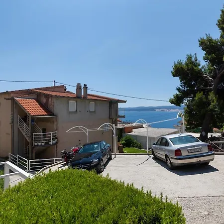 With A Parking Space Stanici, Omis - 11421 * Celina