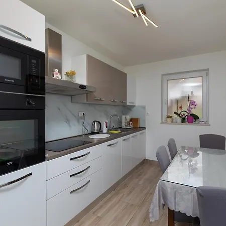 With Parking Space Stanici, Omis - 11421 Apartment *
