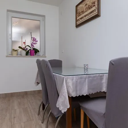 With Parking Space Stanici, Omis - 11421 Celina